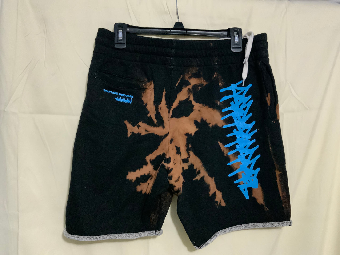 Strive Shorts L#8