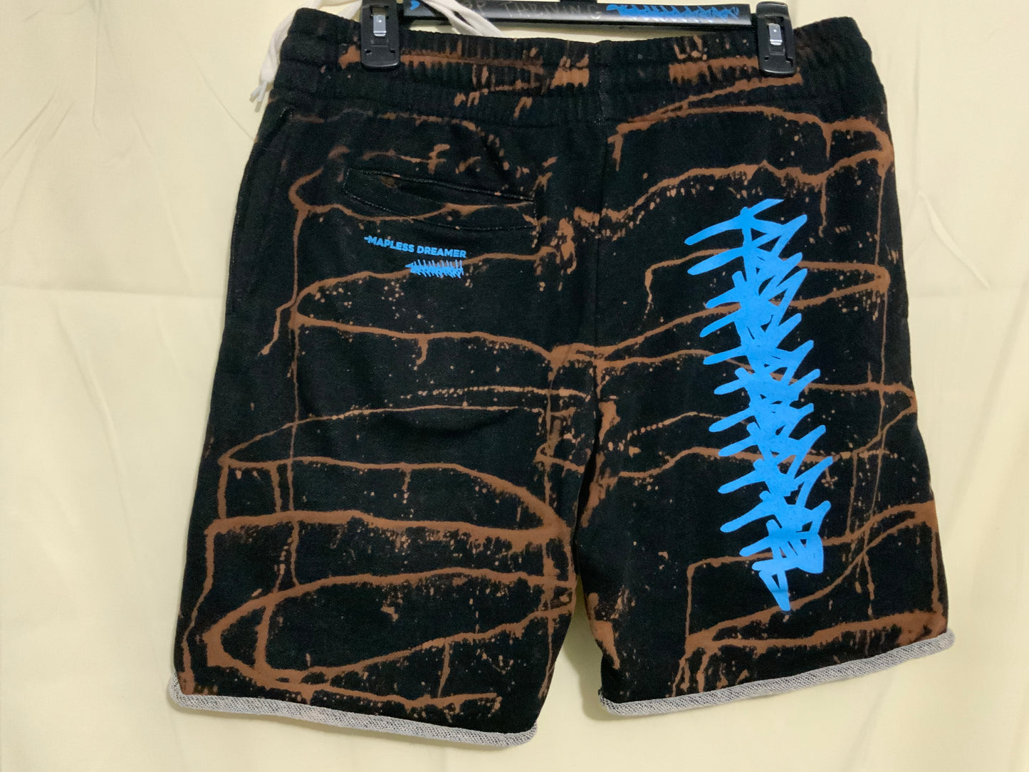 Strive Shorts L#9